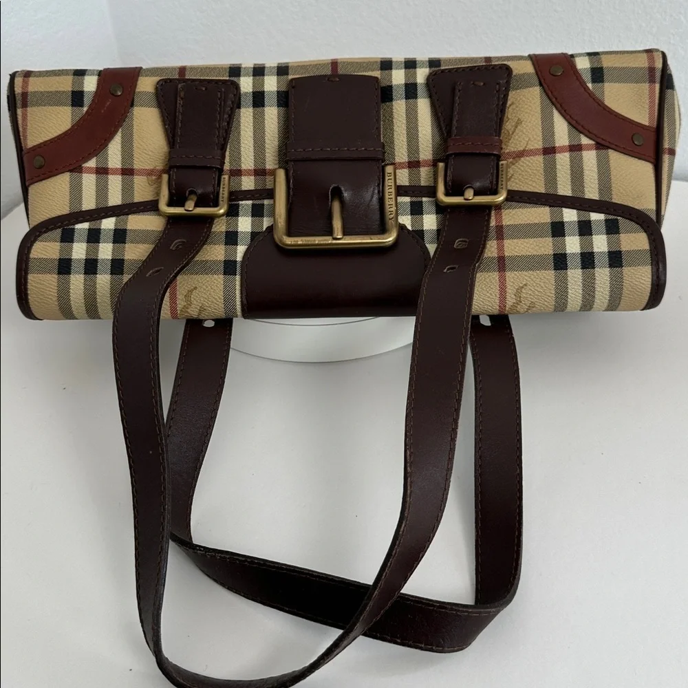 💯Authentic Burberry Shoulder Bag🍀